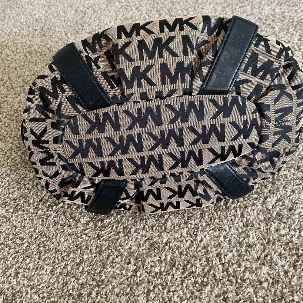 Michael Kors Black and tan gray Signature Tote - Picture 3 of 4